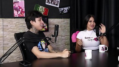 She would have an open relationship, he answers if he is bad in bed and finds swingers repulsive, and what fuck-fest means... - DJ Rafa Loira and Mateus Hwang (SHEER/RED)