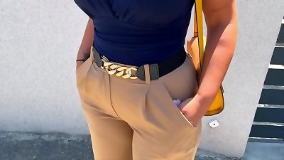 Premier porn pour Vanessa, secr&eacute;taire, 30 ans