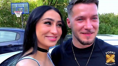 Pam and Didi, 2 bombshells, share a man meat