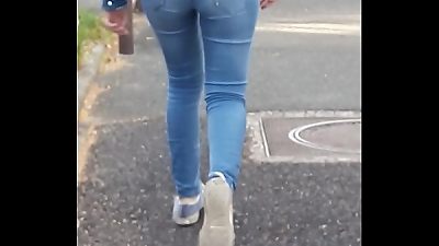 ultra-cute tiny booty in the street
