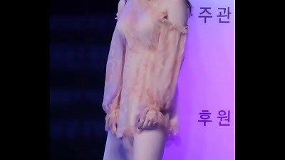 å…¬ä¼—å·ã€91å…¬ç¤¾ã€‘éŸ©å›½å¥³å›¢æ·¡ç²‰è‰²è¿žè¡£è£™æ€§æ„Ÿè¯±æƒ‘çƒ­èˆž