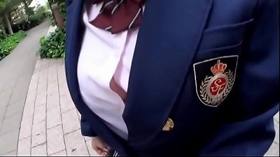 æ¿€å¯æ„›ã„åˆ¶æœç€ãŸHã‚«ãƒƒãƒ—ã®å·¨ä¹³å¥³å­æ ¡ç”Ÿã®ç€è¡£ãƒãƒ¡æ’®ã‚Šä¸­å‡ºã—