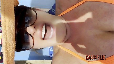 I love teasing on the beach and seeing my stud so horny.