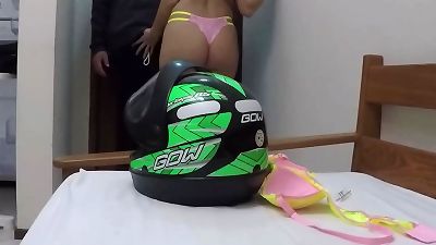 Moto guy o delivery que ganhou um boquete