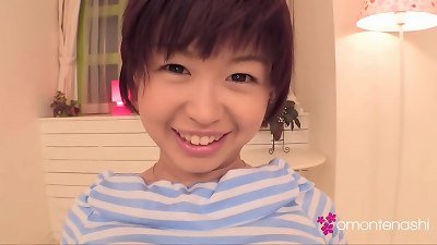 Wow! Idol's very first undress!!