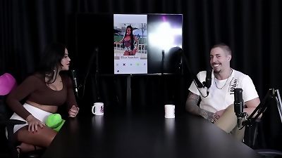 It's normal for an actor to give blowjobs, but he doesn't need to have a thick dick, he doesn't like menage, and switch sides gang bangs... - German (SHEER/RED)