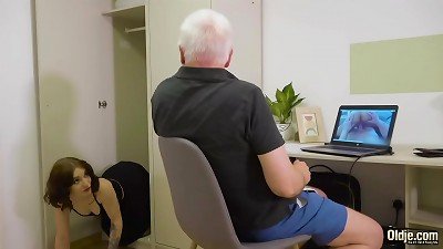 elderly nick ejaculates in molten babe bouth after a hardcore sex vignette