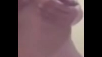 Esposa cavalgando e experimentando o pau do amigo