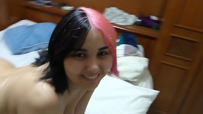 I'm a young, pregnant nymph and a large aficionado of Belle Belinha.